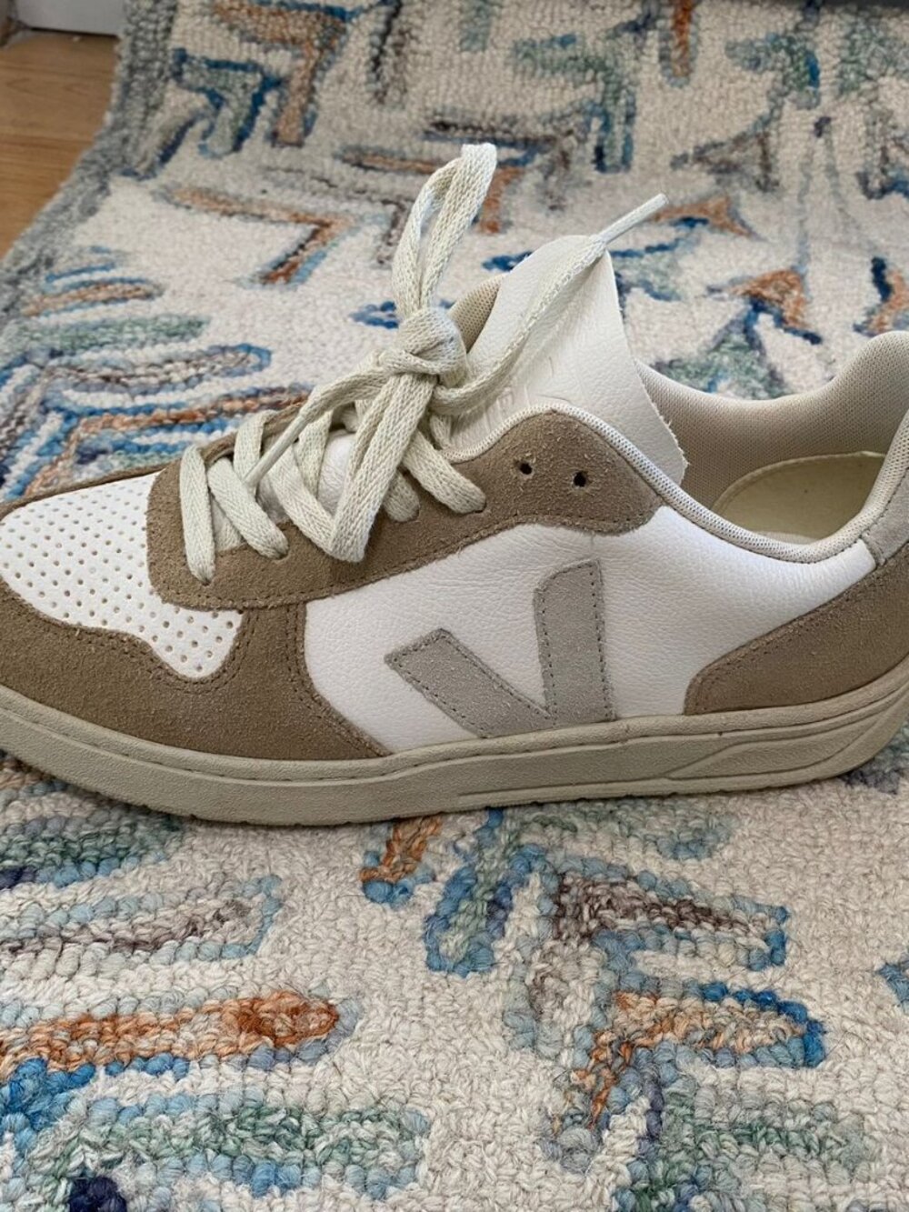VEJA - Neutral Suede & Leather Low-Top Sneakers (Size 8 / Fits 8.5)